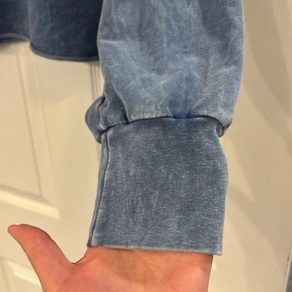 Project Social T Cropped Leopard Sweatshirt in Blue, size L - Picture 4 of 8